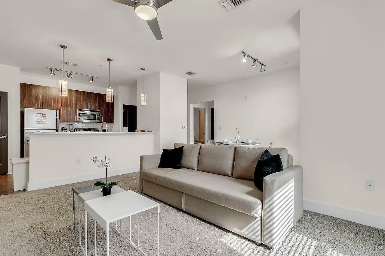 Nuovo - Downtown Orlando Apartment